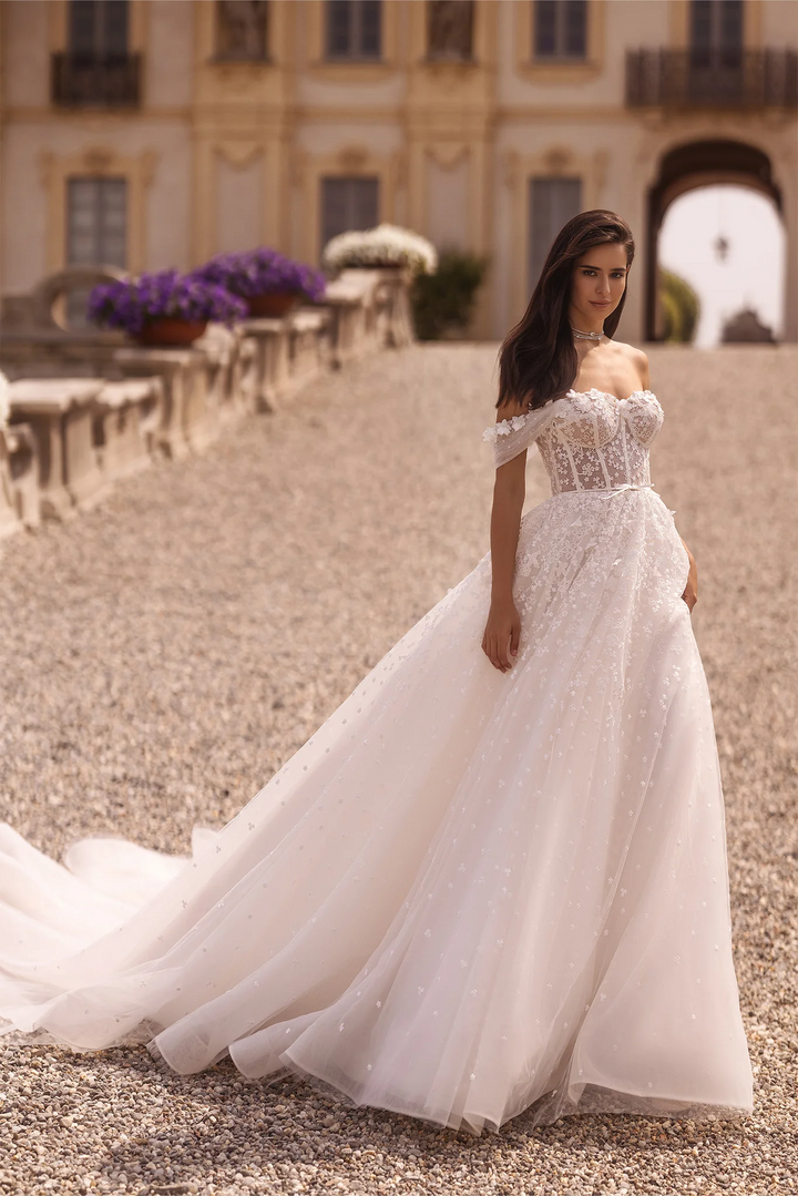 Ivory Lace A-Line Wedding Dress with Off-the-Shoulder Sleeves – Sweetheart Neckline Wedding Dresses with Floral Motifs and Sheer Train Plus Size