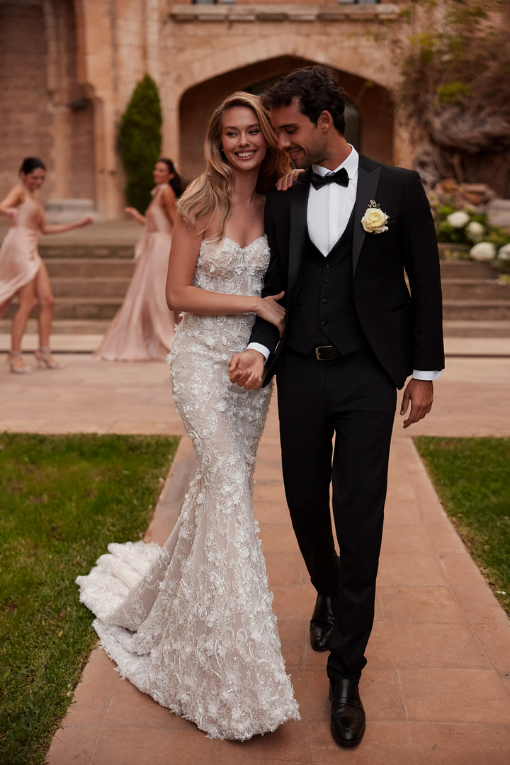 High Neck Long Sleeve Wedding Dress with 3D Floral – Lace Mermaid Wedding Gowns with Sleeves and Sheer Bodice Plus Size