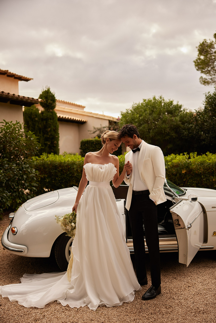 Ivory Strapless A-Line Wedding Dress with Ruffle Bodice – Ruffled Organza Wedding Gowns with Flowing Train Plus Size