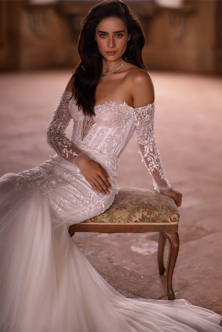Ivory Tulle Mermaid Wedding Dress with Lace Detailing – Elegant Off Shoulder Wedding Gown with Lace Embellishments Plus Size