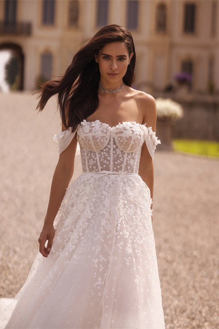 Ivory Lace A-Line Wedding Dress with Off-the-Shoulder Sleeves – Sweetheart Neckline Wedding Dresses with Floral Motifs and Sheer Train Plus Size