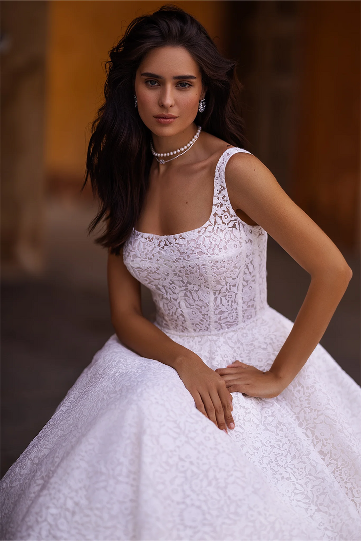 Ivory Lace A-Line Wedding Dress with Long Train and Magnificent Veil – Timeless Wedding Gown with Lace Detailing Plus Size