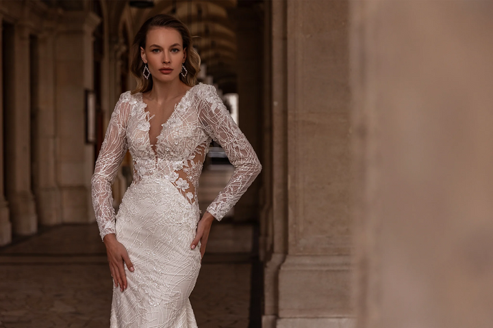 Trumpet Wedding Dress with Long Lace Sleeves – V-Neck Bridal Gown with Rhinestones and Sheer Floral Waist Plus Size