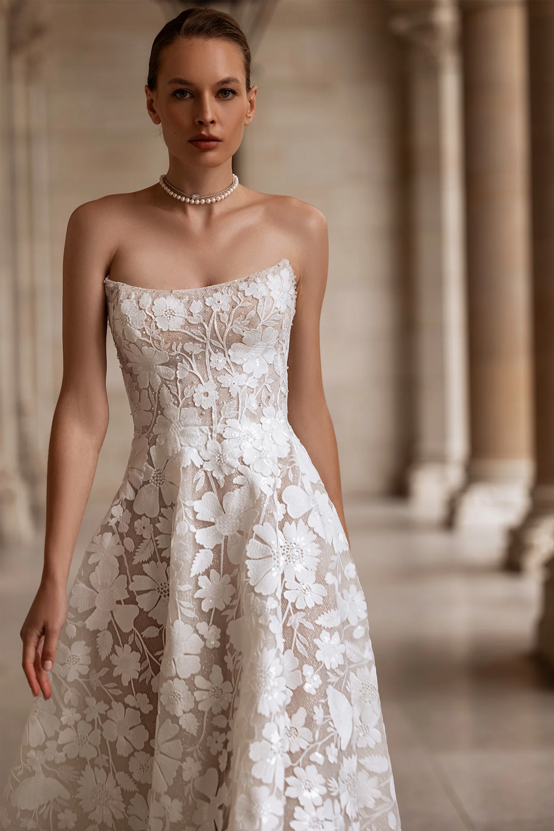 Strapless Wedding Dress with Floral Embellishments – Floral Wedding Dress with Pearl Accents and Elegant Silhouette Plus Size
