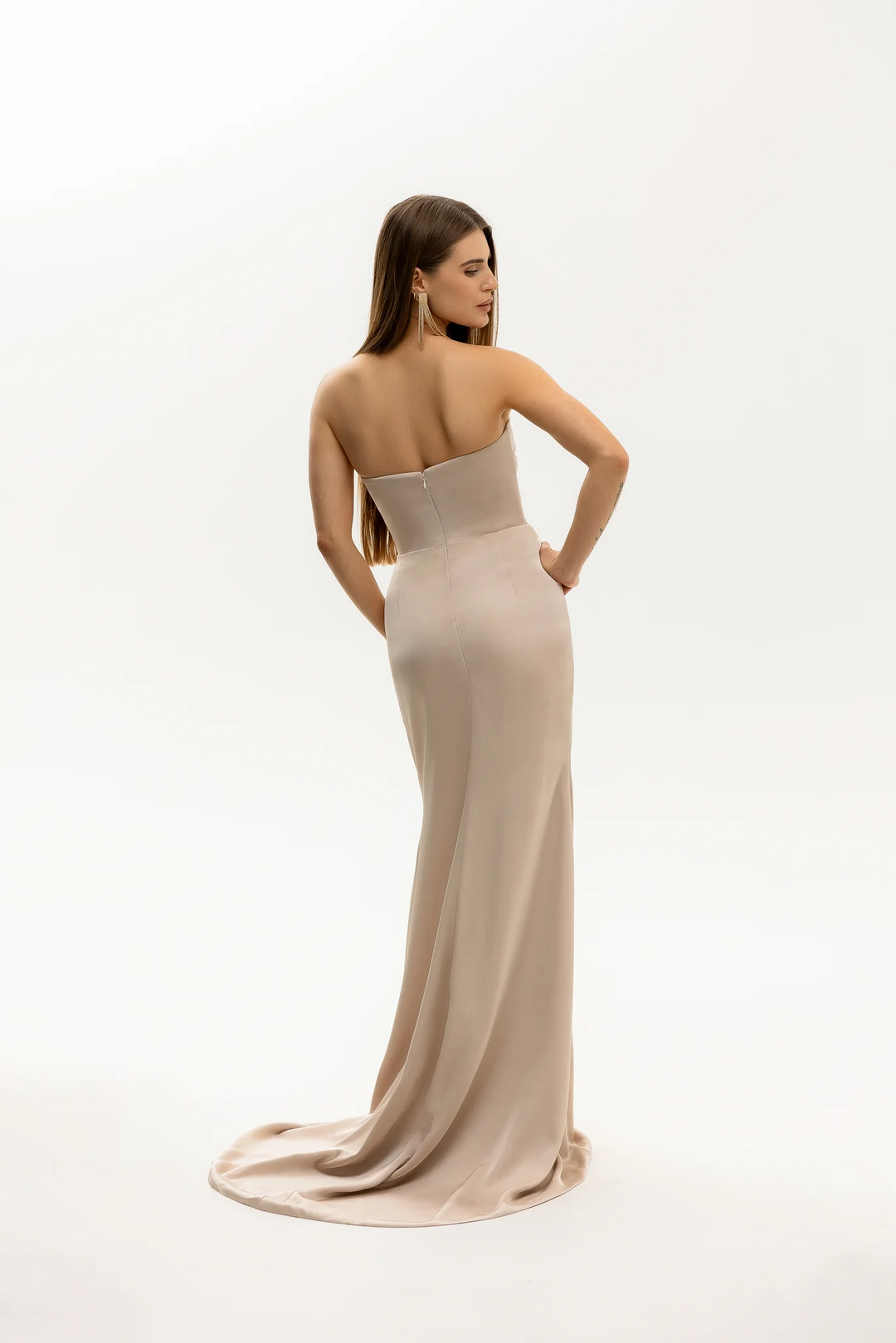 Champagene Gala Dress with Sweetheart Neckline – Ruched Evening Gown with Front Slit and Elegant Silhouette Plus Size