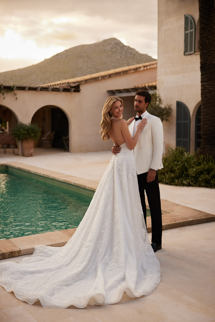 Ivory A Line Wedding Dress with Halter Neck and Open Back – Sleeveless Ball Gown Wedding Dress Plus Size