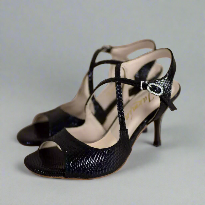 Handmade Tango Cowhide Leather Black Latin Dance Shoes with T-Strap – Tango Shoes Madame Pivot