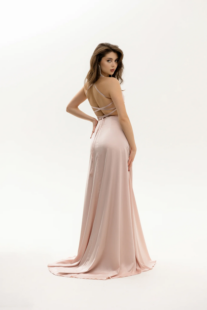 Light Pink Evening Gown with Ruched Bodice – Formal A-Line Dress with Delicate Straps and Feminine Silhouette Plus Size