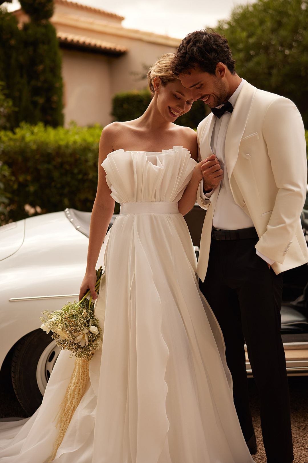 Ivory Strapless A-Line Wedding Dress with Ruffle Bodice – Ruffled Organza Wedding Gowns with Flowing Train Plus Size
