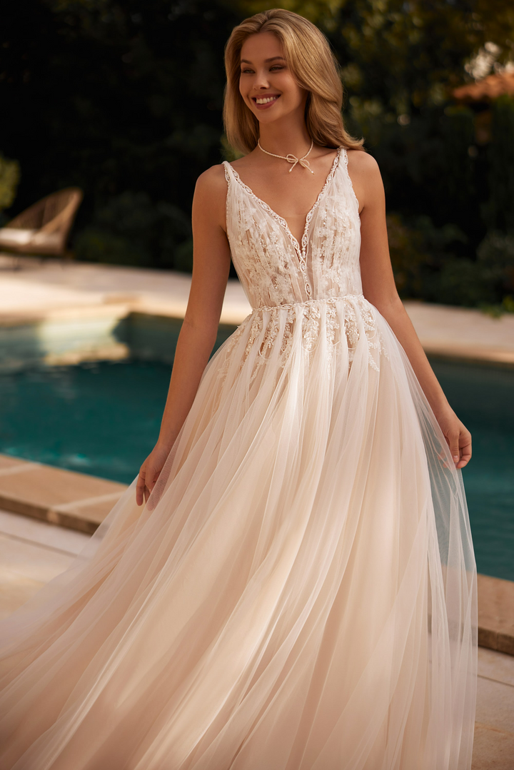 Tulle Wedding Dress with Plunging V Neckline – Spaghetti Strap Wedding Dress with Lace Bodice Plus Size