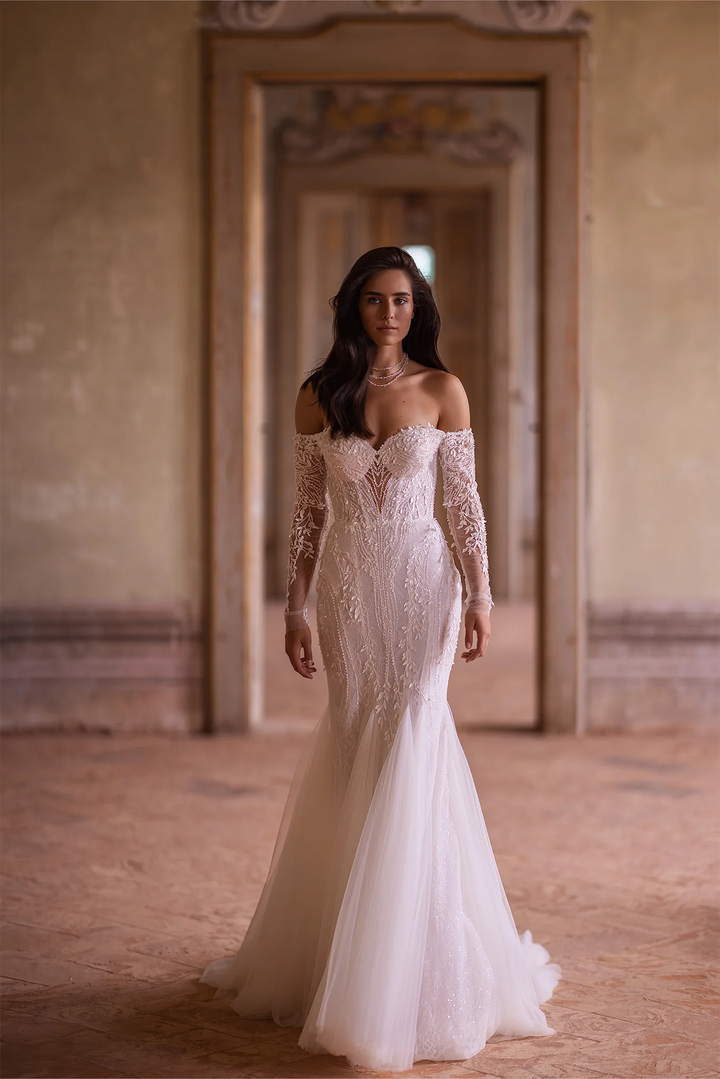 Ivory Tulle Mermaid Wedding Dress with Lace Detailing – Elegant Off Shoulder Wedding Gown with Lace Embellishments Plus Size