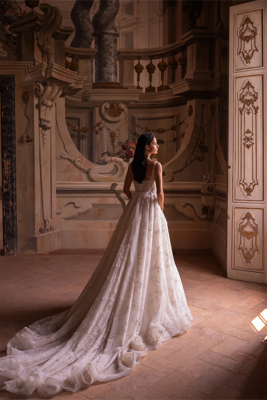 Ivory Tulle Wedding Dress with Sleeveless and Embellishments – Sparkly Ball Gown Wedding Dress with Trailing Train Plus Size