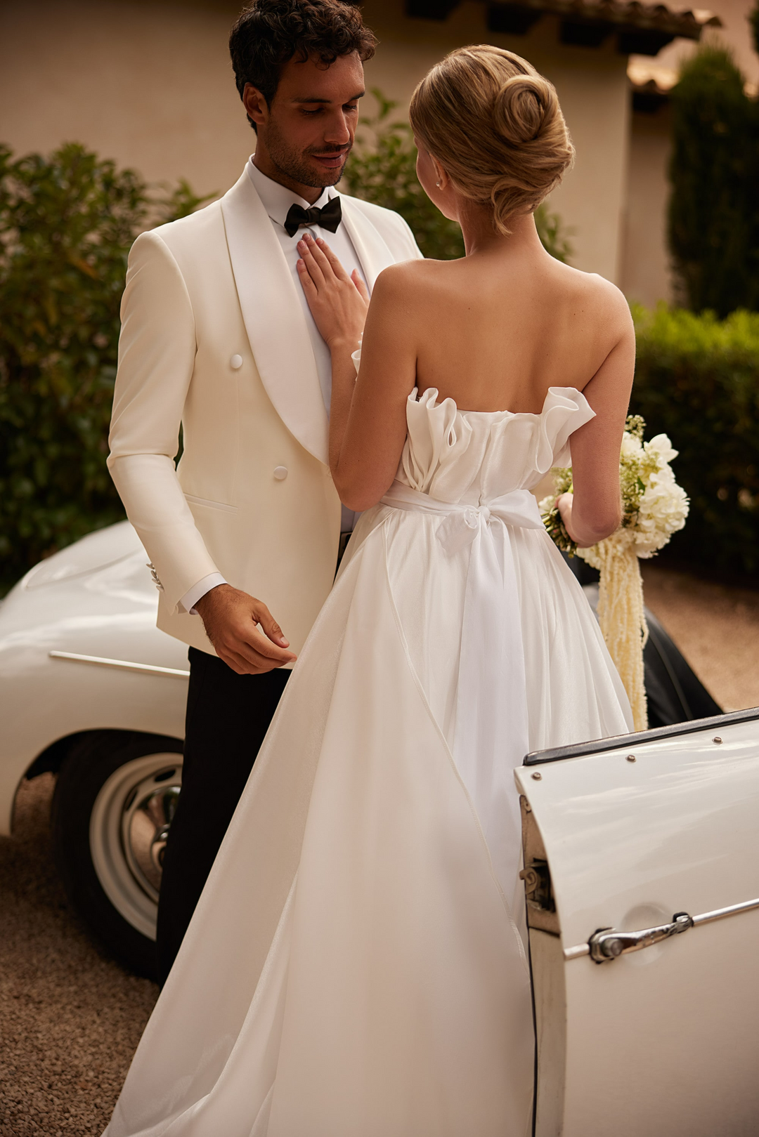 Ivory Strapless A-Line Wedding Dress with Ruffle Bodice – Ruffled Organza Wedding Gowns with Flowing Train Plus Size