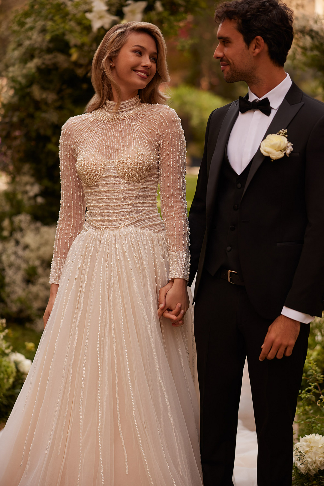 High Neck Beaded Wedding Dress with Long Sleeves – Elegant Tulle A-Line Tulle Wedding Gown with Pearl Embellishments Plus Size