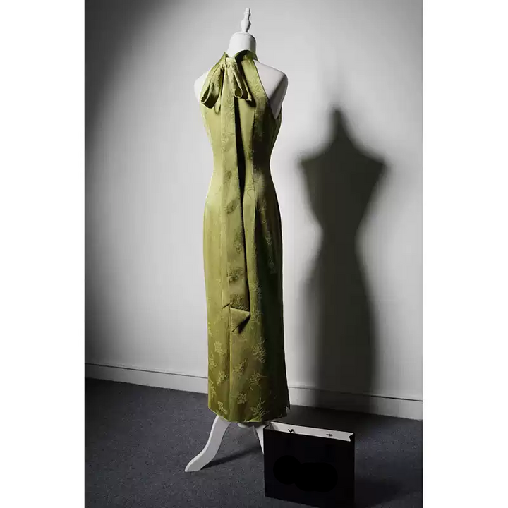Green Cheongsam Dress with Floral Jacquard - Green Evening Dress Halter - Elegant Sleeveless Qipao Gown Plus Size