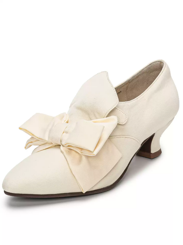 Handmade Regency Cream Lambskin Leather Low Heels with Bow