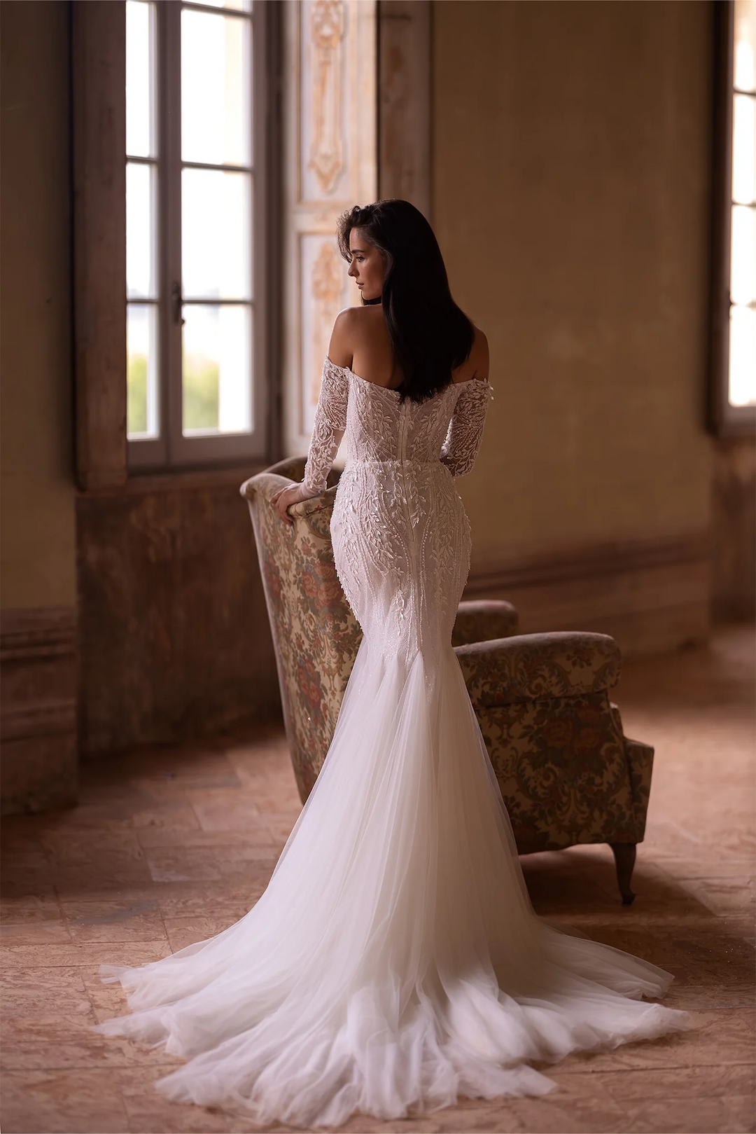 Ivory Tulle Mermaid Wedding Dress with Lace Detailing – Elegant Off Shoulder Wedding Gown with Lace Embellishments Plus Size