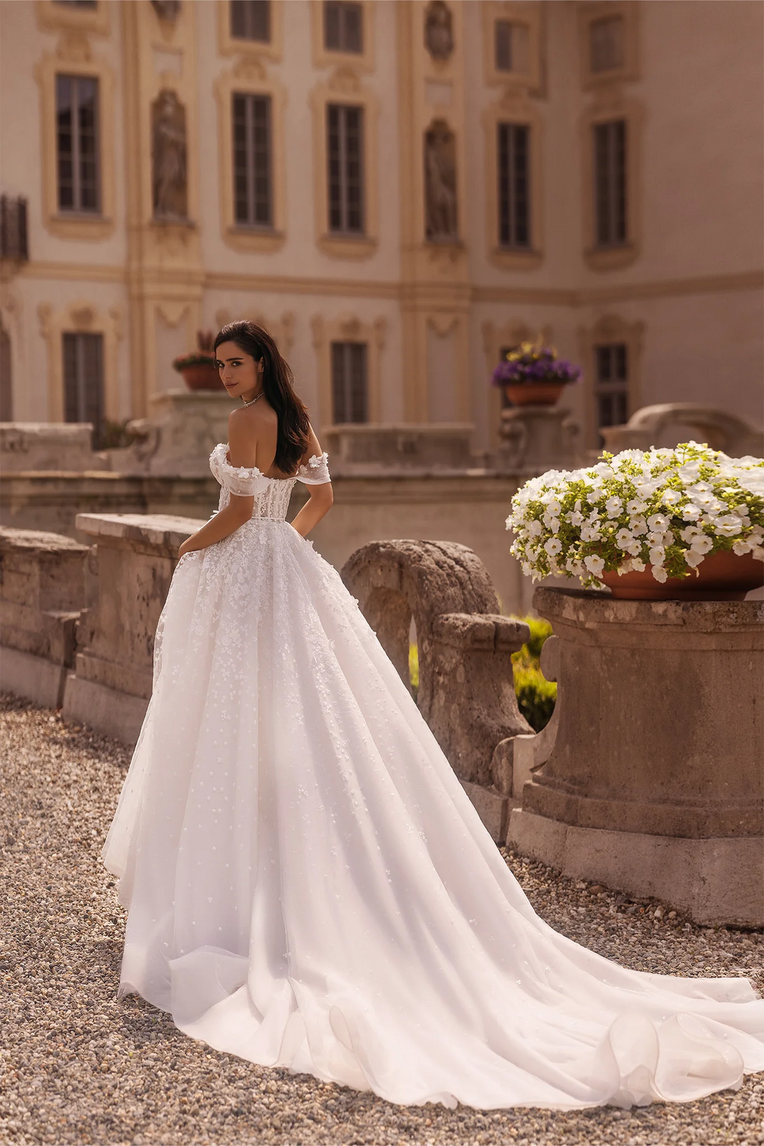 Ivory Lace A-Line Wedding Dress with Off-the-Shoulder Sleeves – Sweetheart Neckline Wedding Dresses with Floral Motifs and Sheer Train Plus Size