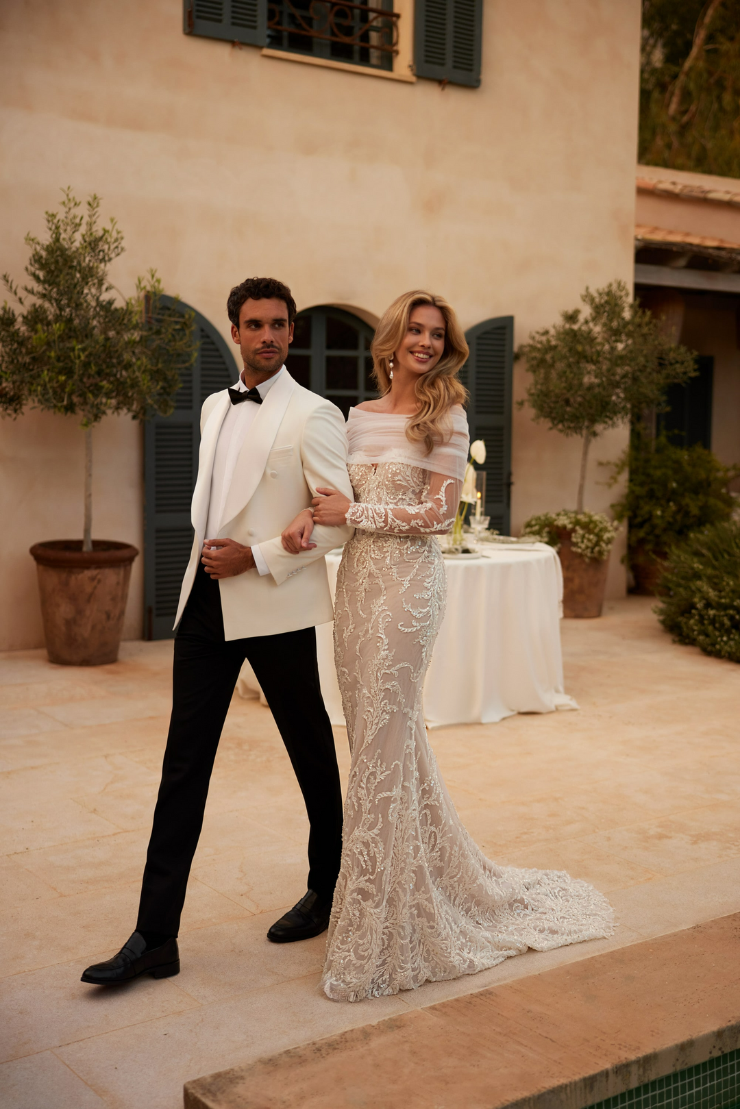 Off Shoulder Wedding Dress with Convertible Tulle Sleeves – Beaded Bridal Gown Mermaid Style with Sweetheart Neckline Plus Size
