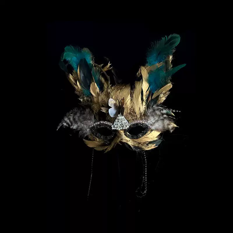 Vintage-Inspired Handcrafted Venetian Gold Feather Mask – Gothic Peacock Masquerade Ball Face Mask with Pearls and Crystals