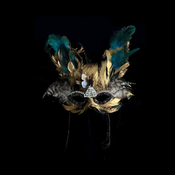 Vintage-Inspired Handcrafted Venetian Gold Feather Mask – Gothic Peacock Masquerade Ball Face Mask with Pearls and Crystals