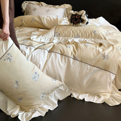 Sunlit Blossom Haven Bedding Set – Miel d’Aurore