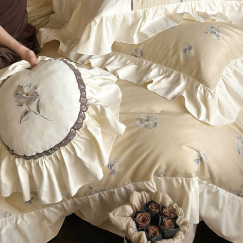 Sunlit Blossom Haven Bedding Set – Miel d’Aurore