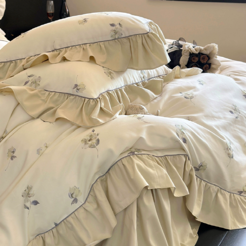 Sunlit Blossom Haven Bedding Set – Miel d’Aurore