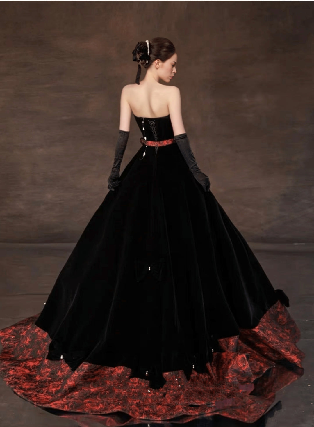 Gothic Black Wedding Dress With Red Jacquard Trim And Belt - Off Shoulder Sweetheart Ball Gown Plus Size