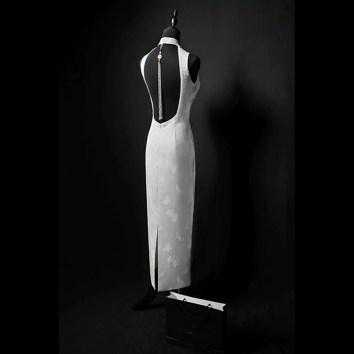 White Qipao Dress with Sleeveless Design – Modern Cheongsam Dress with High Neck and Open Back Plus Size