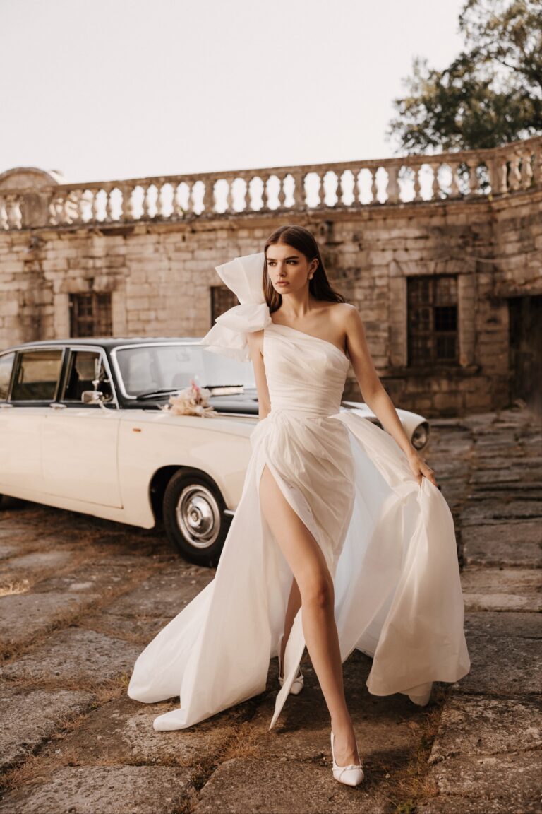 Chic A-Line Taffeta Wedding Dress with Voluminous Single Sleeve and Daring Skirt Slit Plus Size - AGATA Chic A-Line Taffeta Wedding Dress with Voluminous Single Sleeve and Daring Skirt Slit Plus Size - AGATA