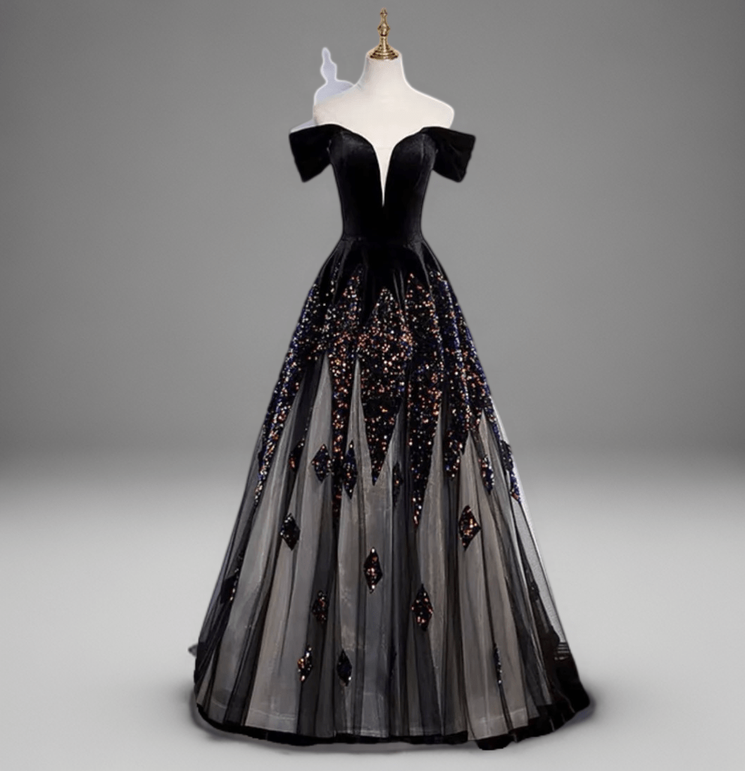 Buy Gothic Black Wedding Gown from WonderlandByLilian Size 6 / Black Buy Gothic Black Wedding Gown from WonderlandByLilian Size 6 / Black