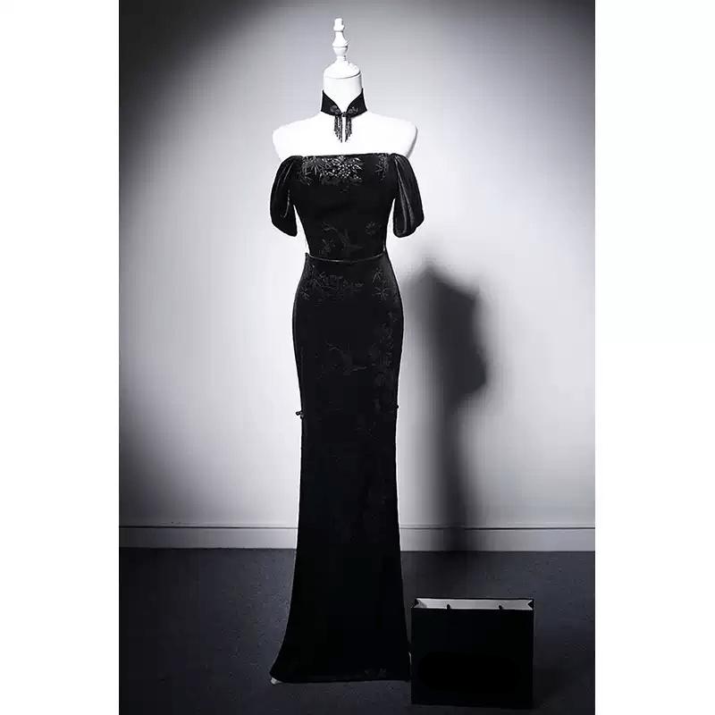 Gothic Black Velvet Evening Dress with Choker Detail - Black Evening G WonderlandByLilian Gothic Black Velvet Evening Dress with Choker Detail - Black Evening G WonderlandByLilian
