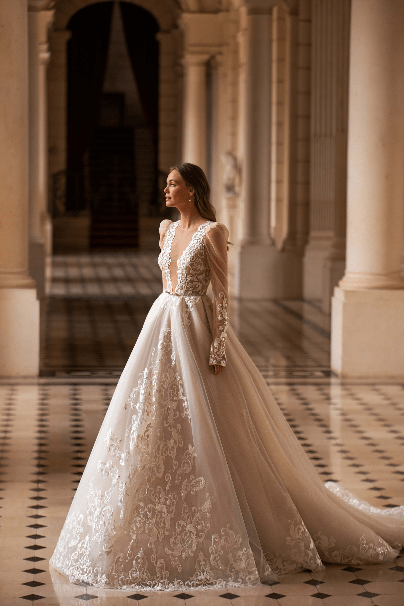 Ivory lace gown hotsell