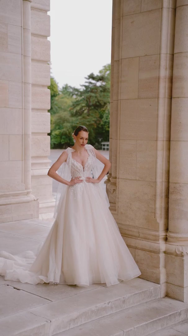 Sleeveless Wedding Dress with Shoulder Bows – V-Neck Bridal Gown with Floral Lace Bodice and Layered Chiffon Skirt Plus Size