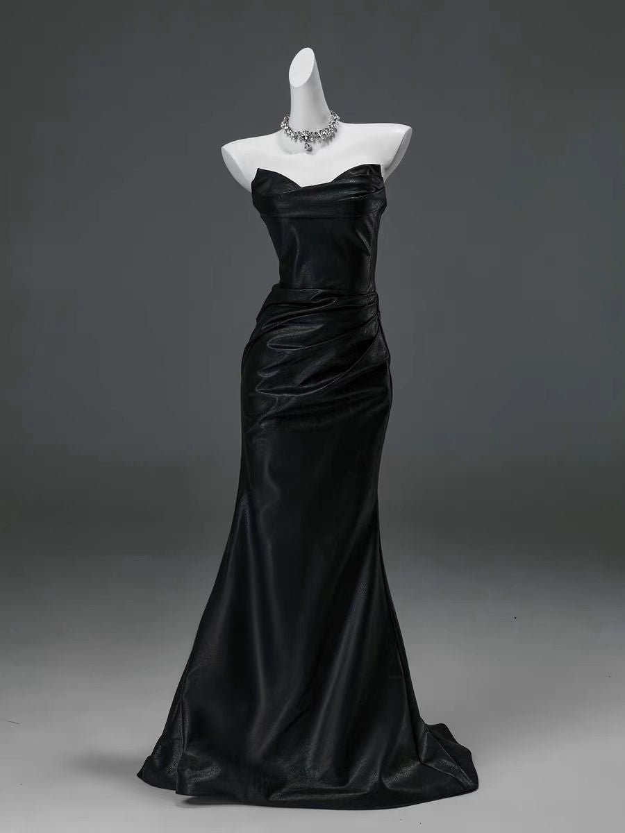 green emerald velvet dress Sleek Elegant Long Maxi Wedding Dress Size 18w / Ivory main image 1