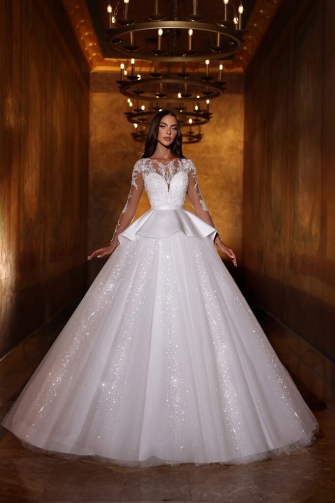 green emerald velvet dress Sophisticated Lace and Sparkle Wedding Gown with Unique Waist Deisgn and Bow Plus Size Size 4
