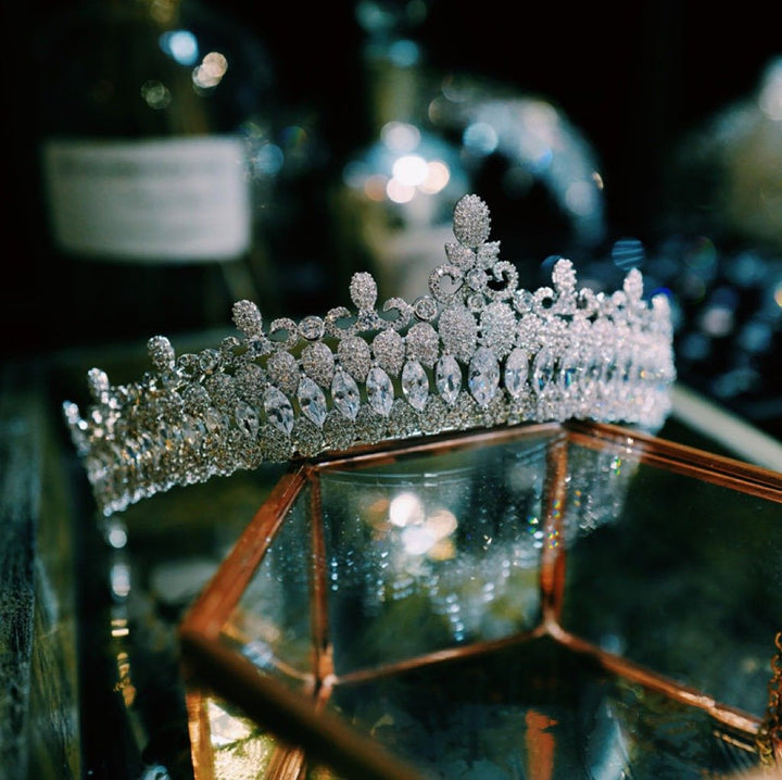 Crown Vintage Silver Bridal Tiara With Sparkling Rhinestones - WonderlandByLilian
