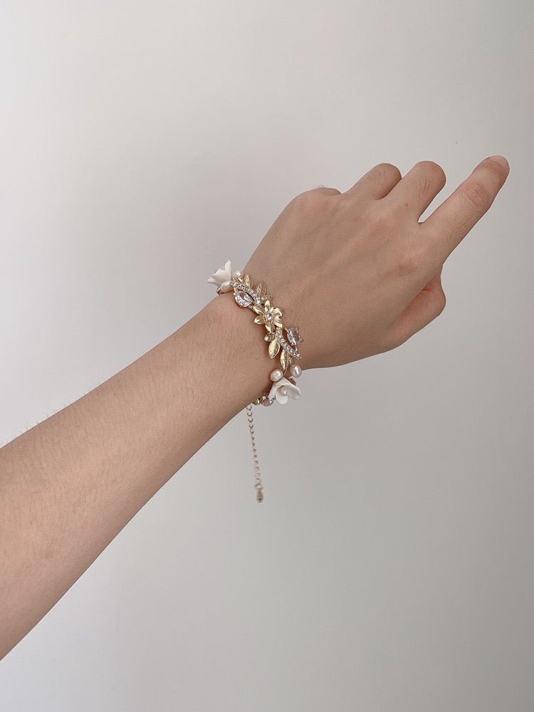 Vintage European Style Freshwater Pearl Flower Forest Bride Bracelet Sweet Wedding Accessories - WonderlandByLilian