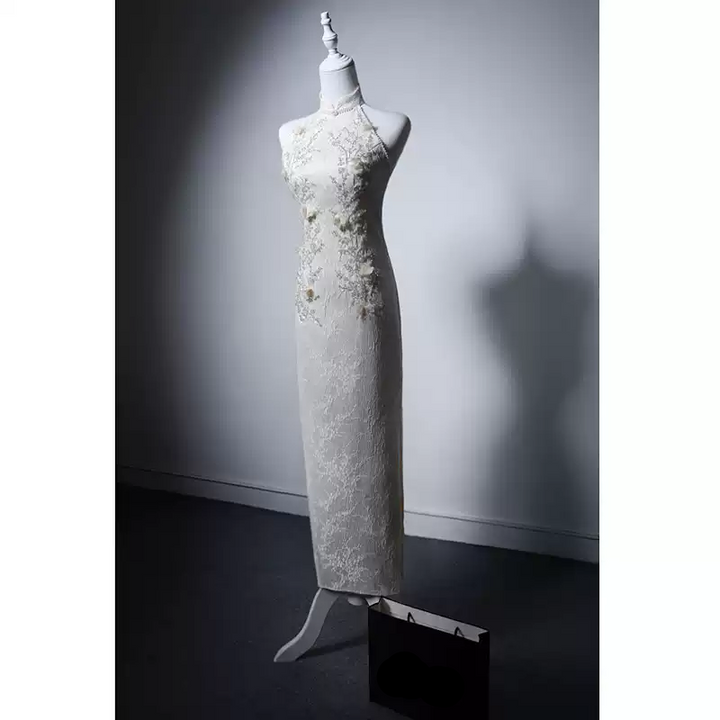 Luxury  White Cheongsam Dress with Floral Embroidery - Designer Sleeveless Silk Qipao Evening Gown Plus Size