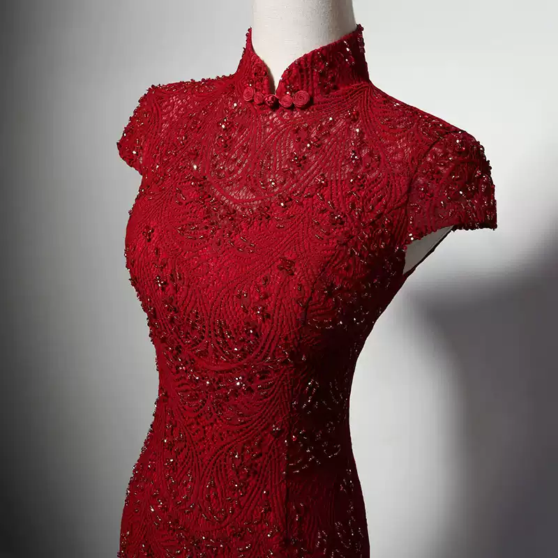 Luxury Red Cheongsam Dress with Lace and Beaded Detailing  – Elegant Red Evening Gown with Cap Sleeves Plus Size