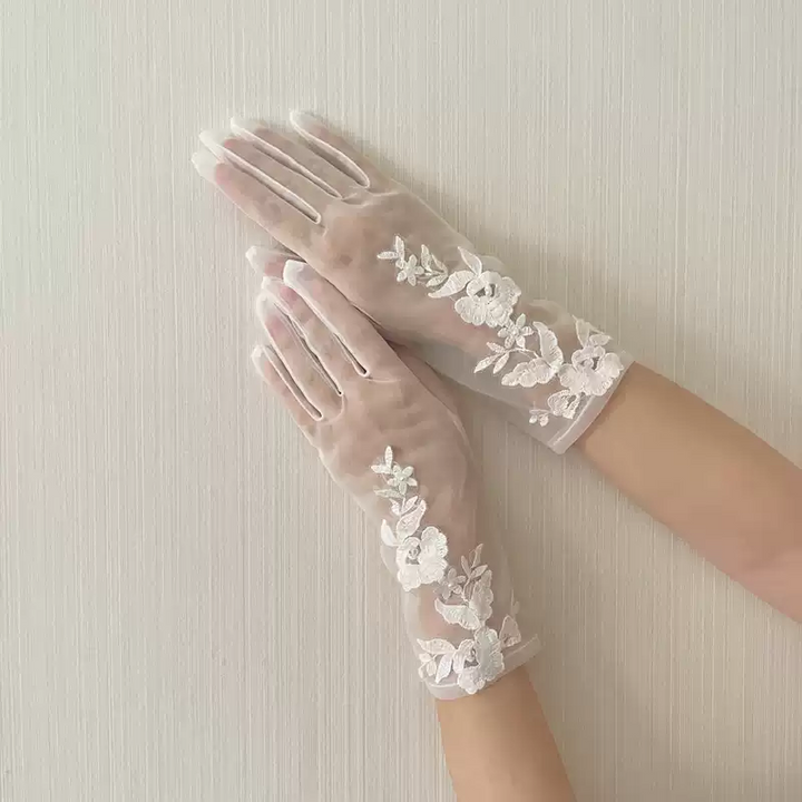 Vintage-Inspired White  Floral Embroidered Tulle Bridal Gloves