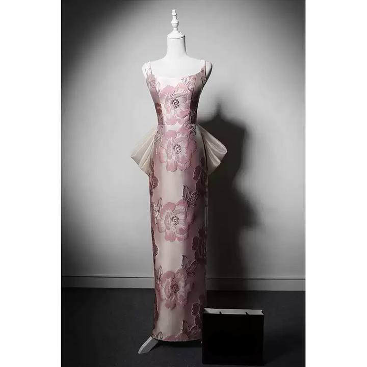 Luxury Pink Floral Cheongsam Dress with Bow Back – Elegant Pink Sleeveless Evening Gown with 3D Flower Design Plus Size