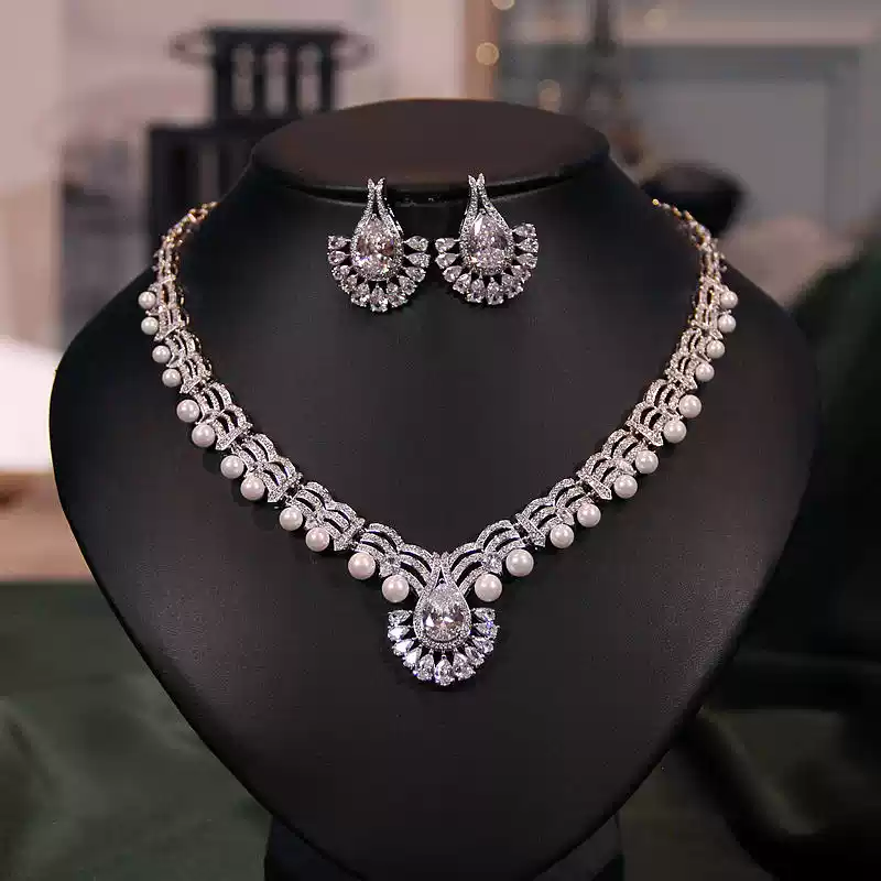 Ivory Court – Pearl Teardrop Bridal Necklace & Earrings Set