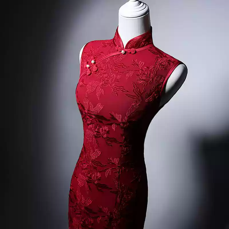 Red Cheongsam Dress with Floral Lace – Elegant Sleeveless Qipao with Mandarin Collar Custom Order Plus Size