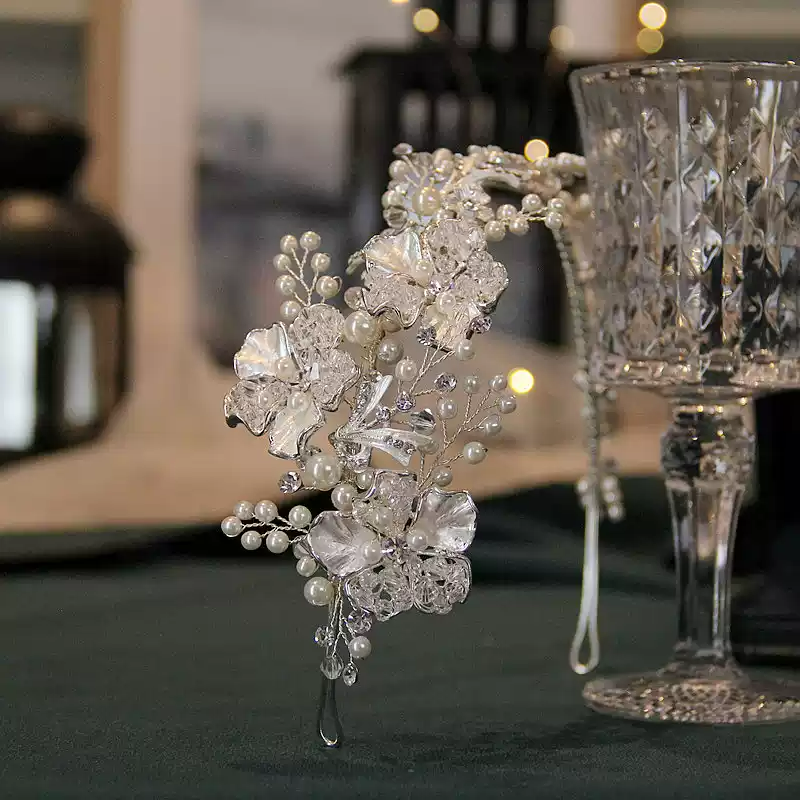 Winter Bloom – Handcrafted Pearl & Crystal Floral Bridal Headband