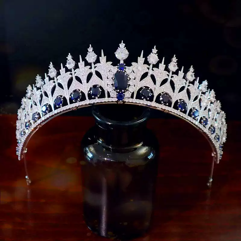 Luxurious Bridal Tiara Silver Crown – Bridal Headpiece for  display picture 3