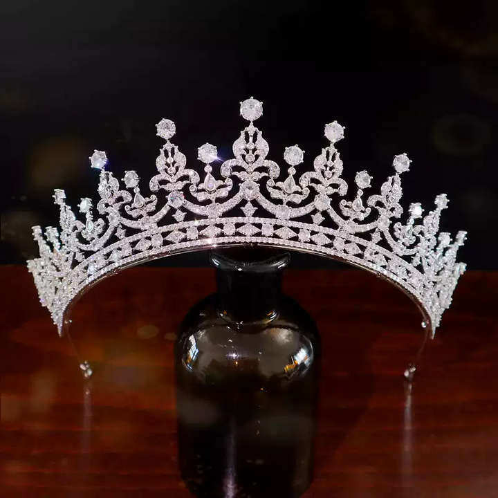 Vintage-Inspired Royal Tiara - Zircon Crown – Luxurious Bridal Headpiece for Wedding