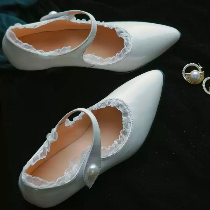 “Pearl Reverie” – Handmade Vintage Lace-Trimmed Mary Jane Shoes in Cowhide Leather