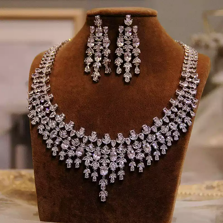 Luxurious Vintage-Inspired Zircon Necklace and Earrings Jewelry Set